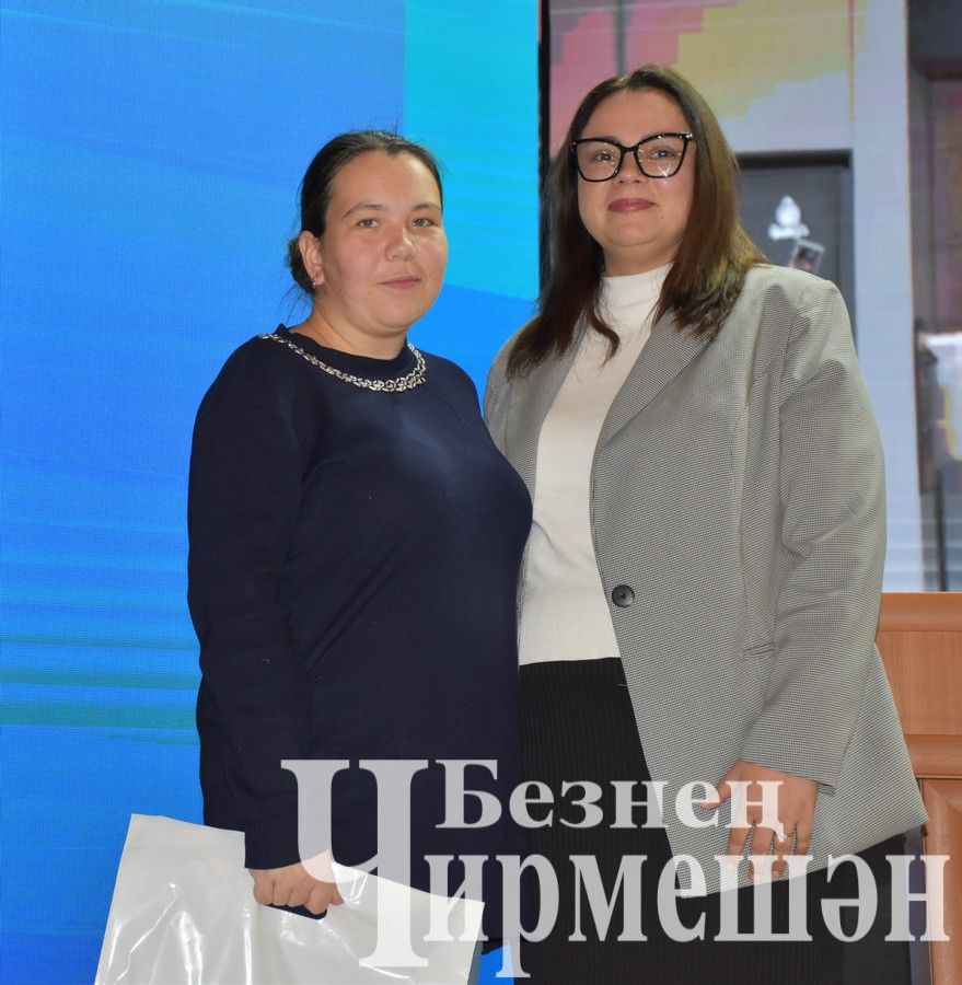 Чирмешәндә әниләр бәйрәменә килүчеләр ике балалар коляскасы отты