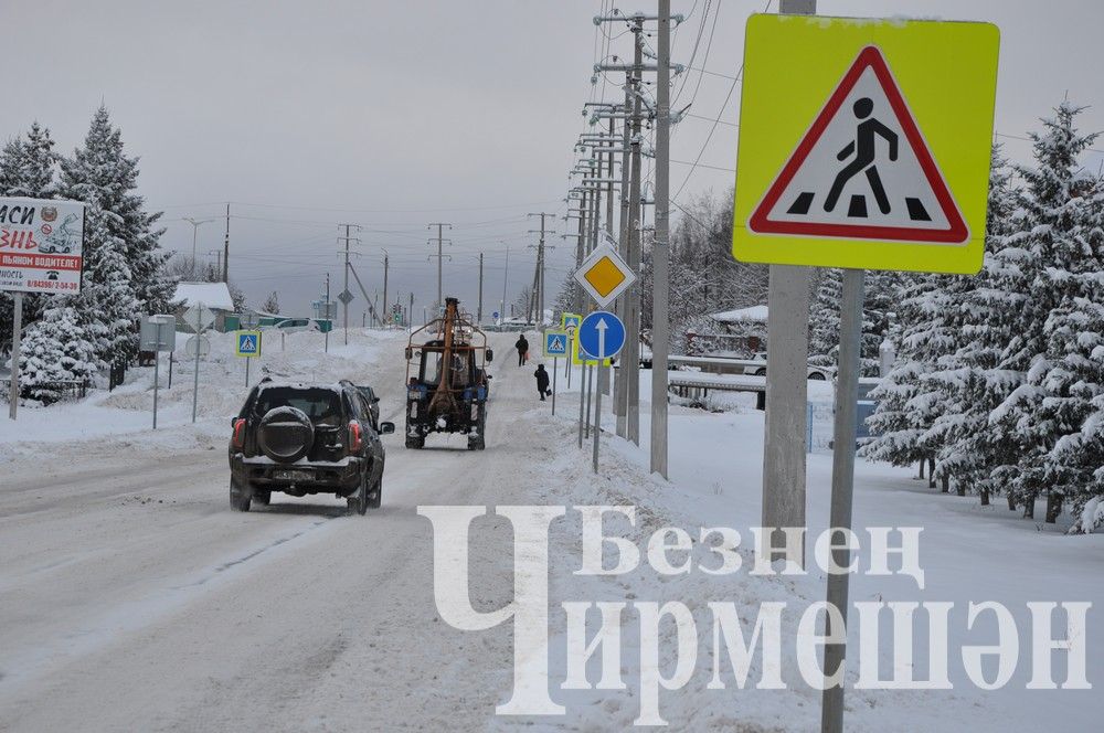 Бүген Чирмешән урамнары юлларын кардан чистартырга дистәгә якын техника чыкты