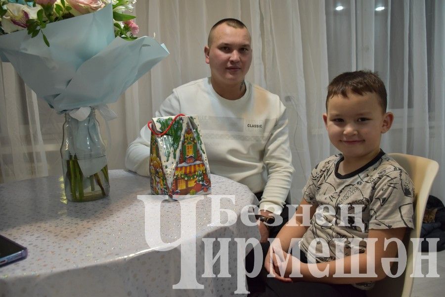 Кыш Бабай Чирмешәннән нәни Даниилны әтисе белән очраштырган