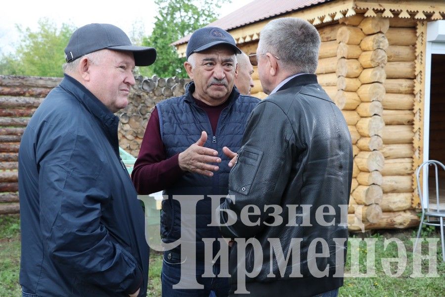 Глава Черемшанского района угощал предпринимателей