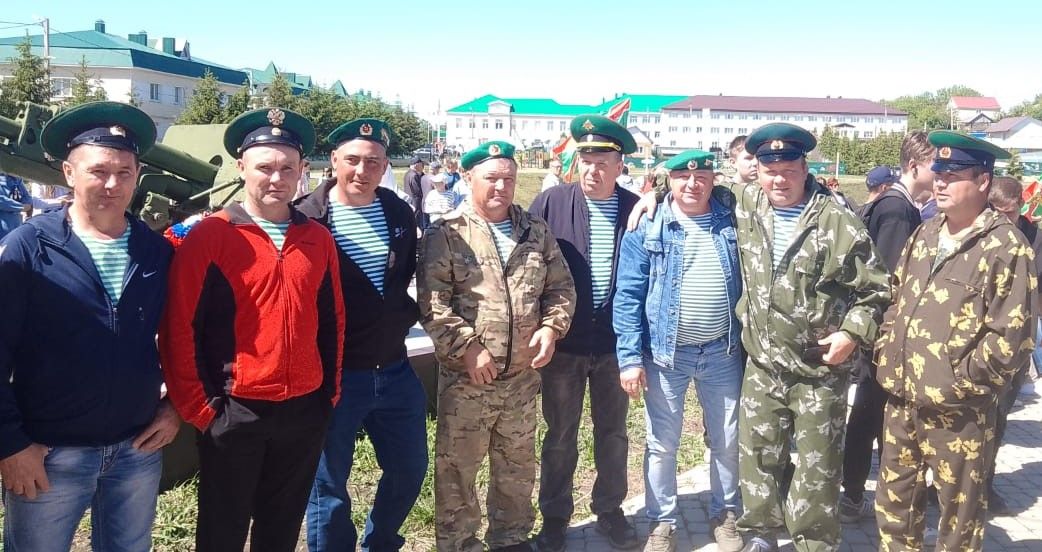 Черемшанские пограничники отметили 106-ую годовщину образования погранвойск автопробегом