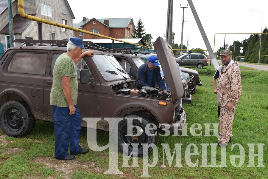 Ульяновцы отправили в зону специальной военной операции четыре автомашины