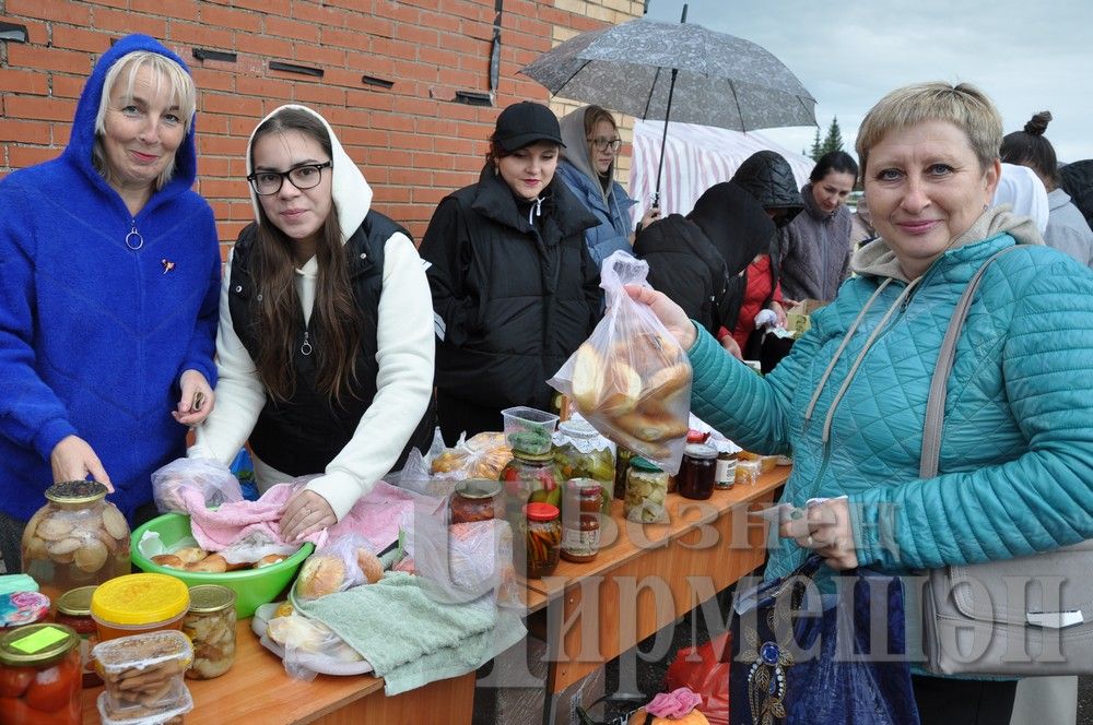 Вырученные на Ярмарках добра средства, Черемшанские школы отправят  в зону СВО