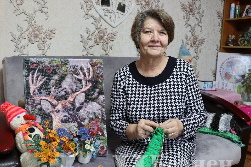 Күтәмә авылыннан Ольга Борисова алмаз мозаикасыннан картиналар ясый