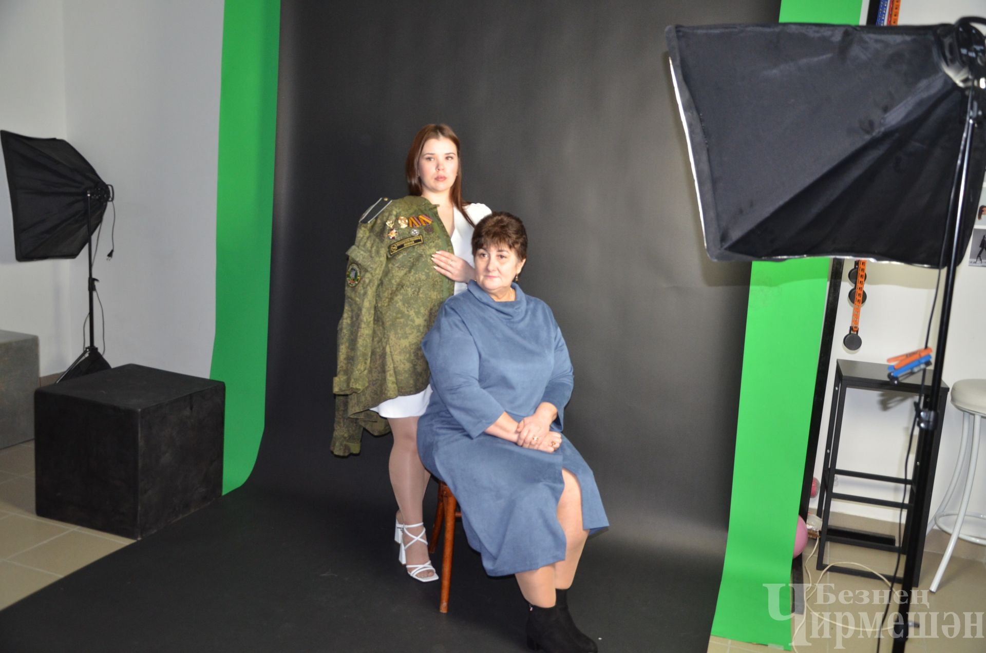 Чирмешәндә СВО геройлары әниләрен фотосессиягә дәштеләр