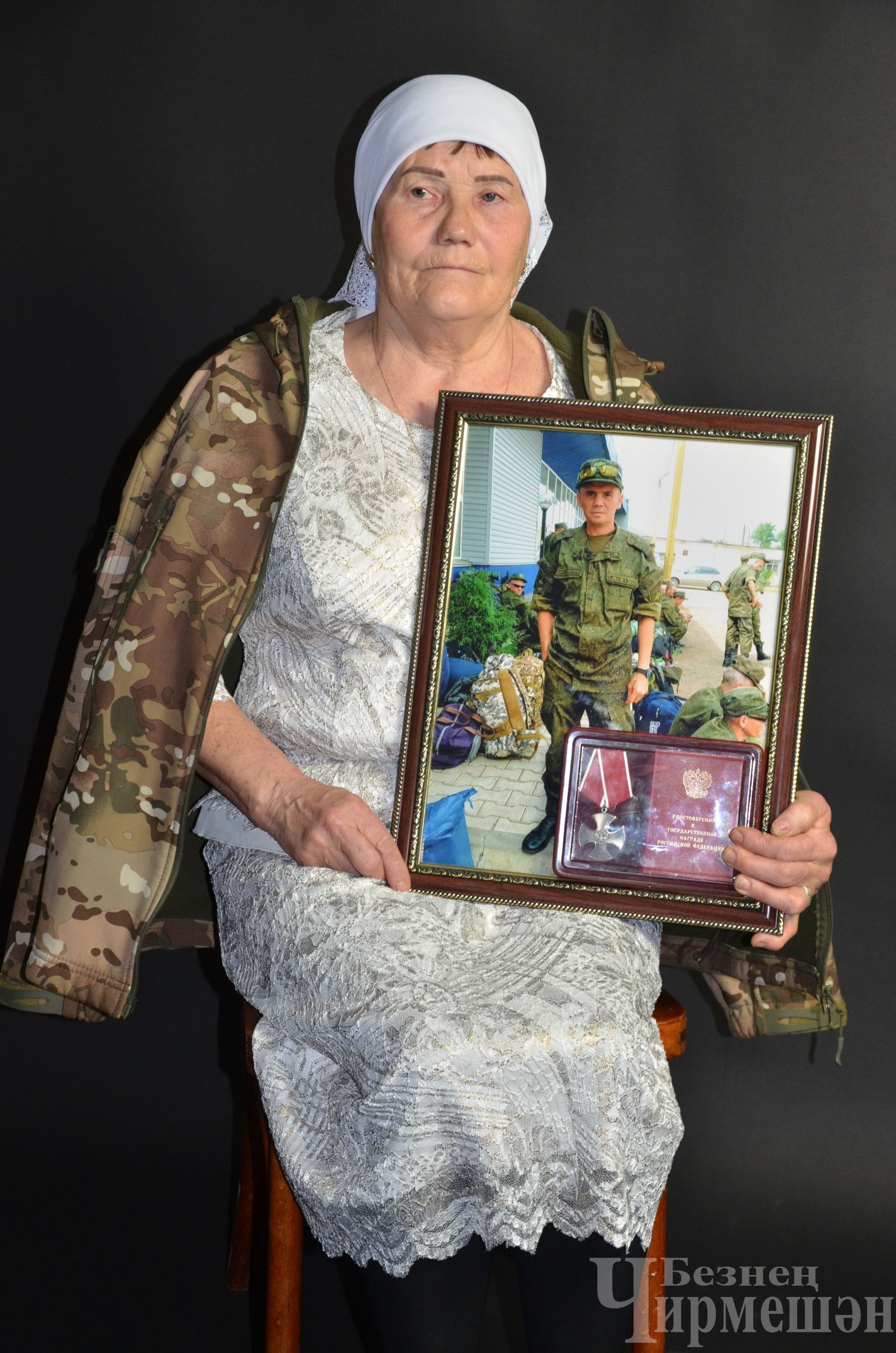 Чирмешәндә СВО геройлары әниләрен фотосессиягә дәштеләр