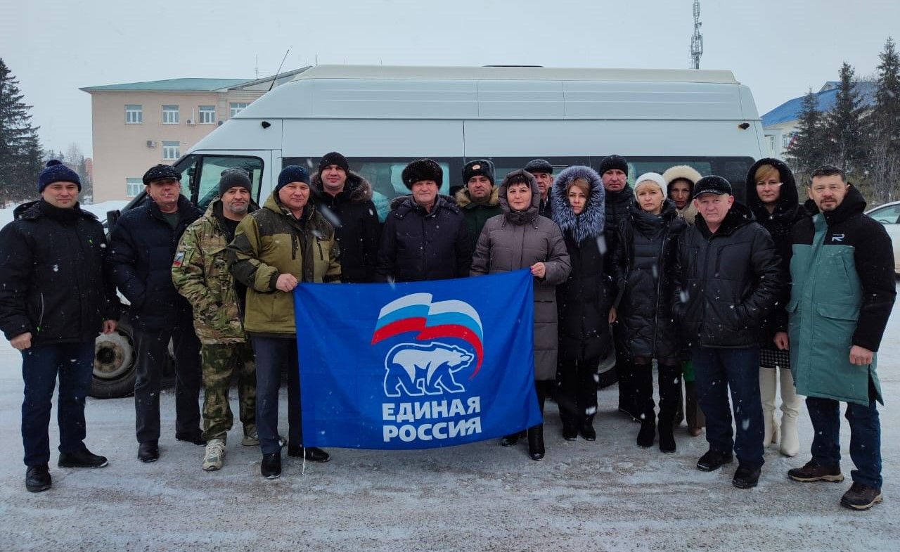 Чирмешәннән хәрбиләргә гуманитар ярдәм илтергә район башлыгы да киткән