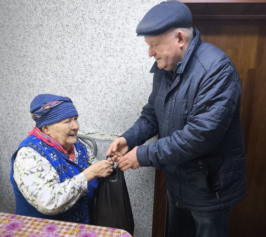 Лашманлыларны күчтәнәчләр белән сөендерделәр