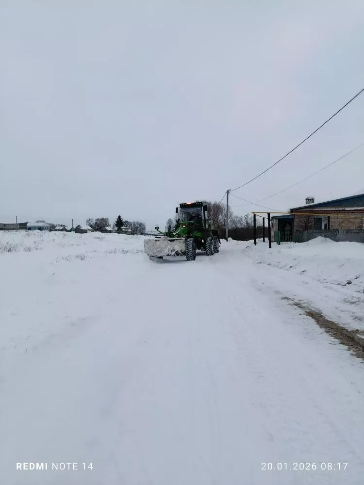 Чирмешән районында урамнарны кардан чистартуда нефтьчеләр булыша