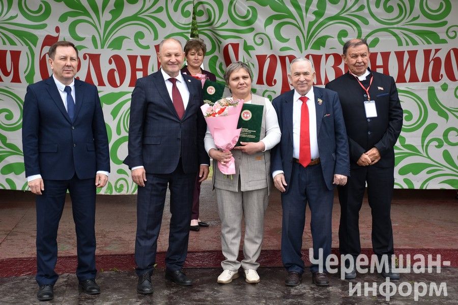 Чирмешән Сабан туенда авыл җитәкчеләрен бүләкләделәр