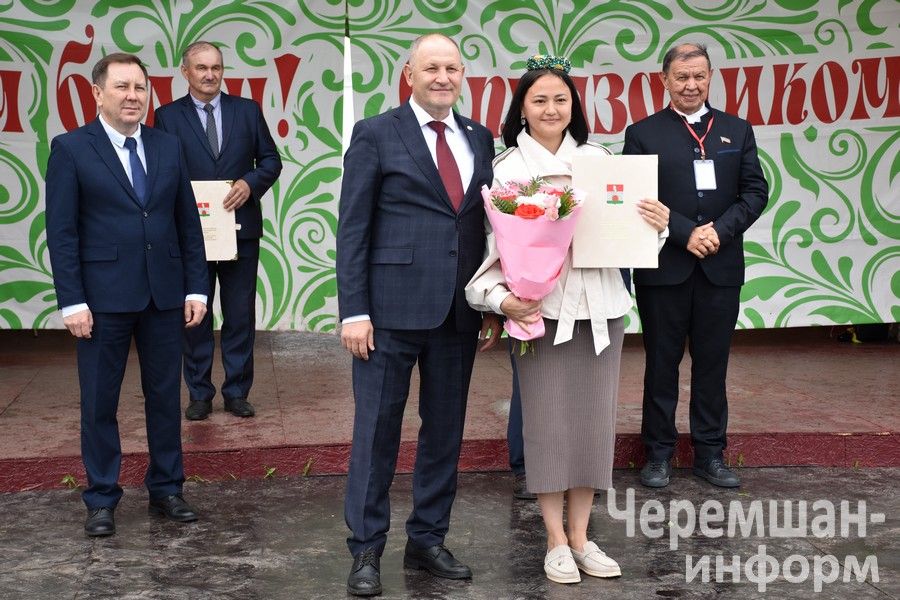Чирмешән Сабан туенда авыл җитәкчеләрен бүләкләделәр