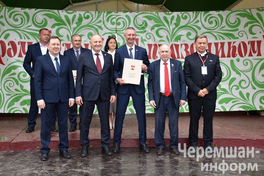Чирмешән Сабан туенда авыл җитәкчеләрен бүләкләделәр