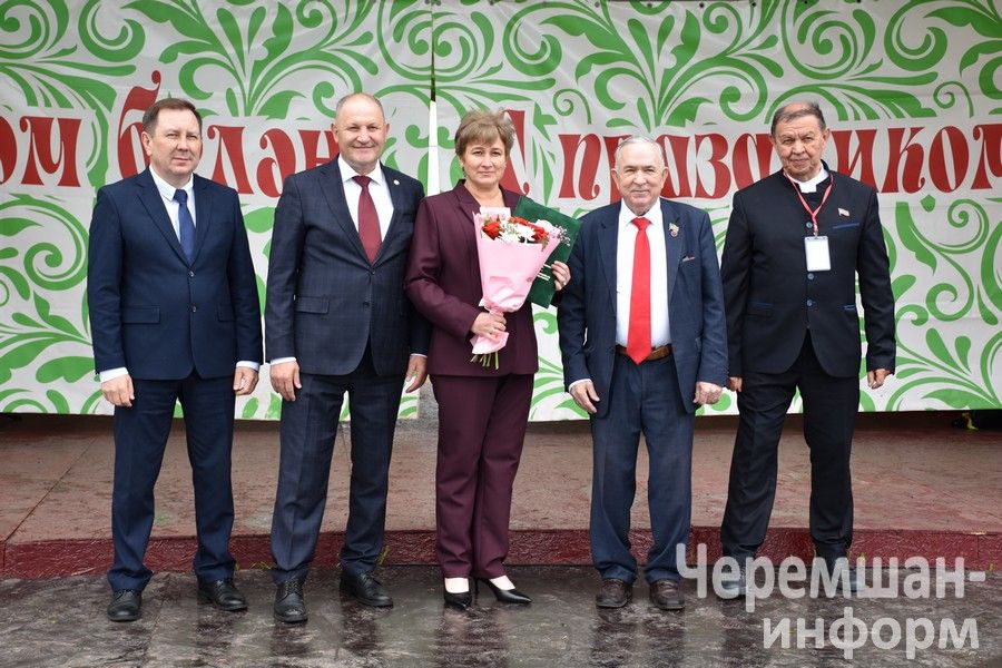 Чирмешән Сабан туенда авыл җитәкчеләрен бүләкләделәр
