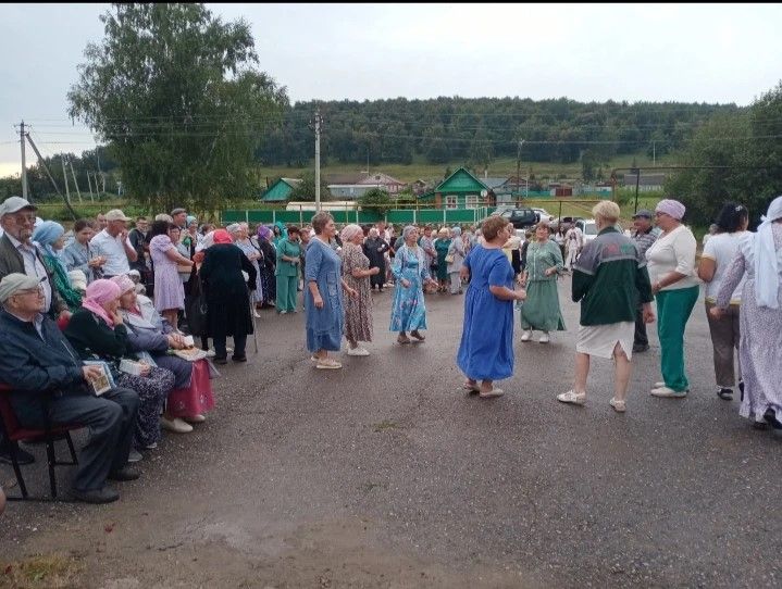 Чумачкалылар Авыл көнендә очрашты