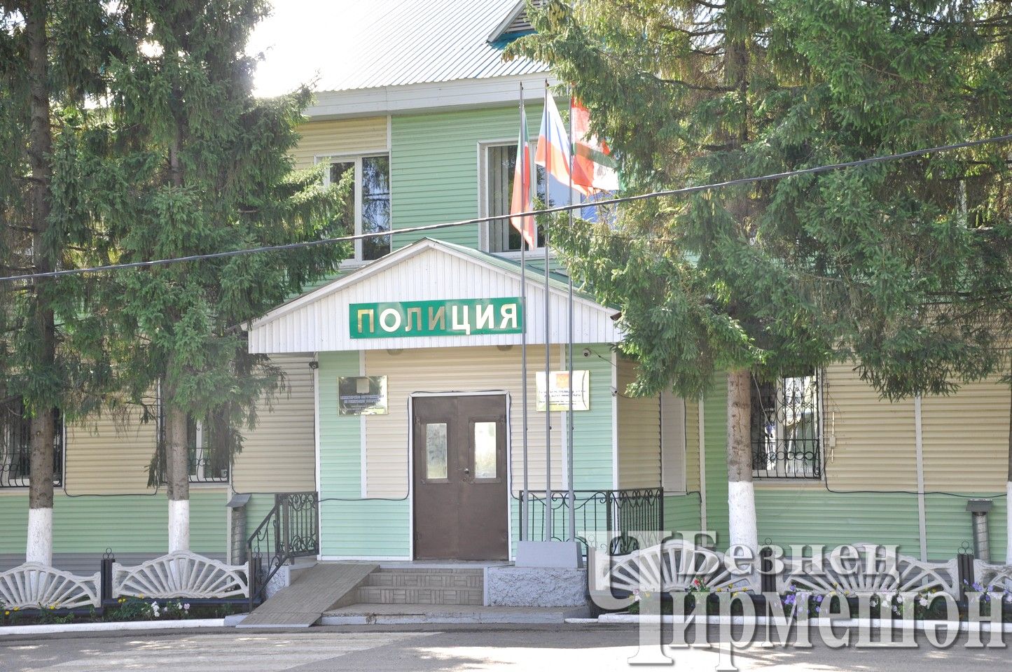 В Черемшанском районе повредили опоры электропередач