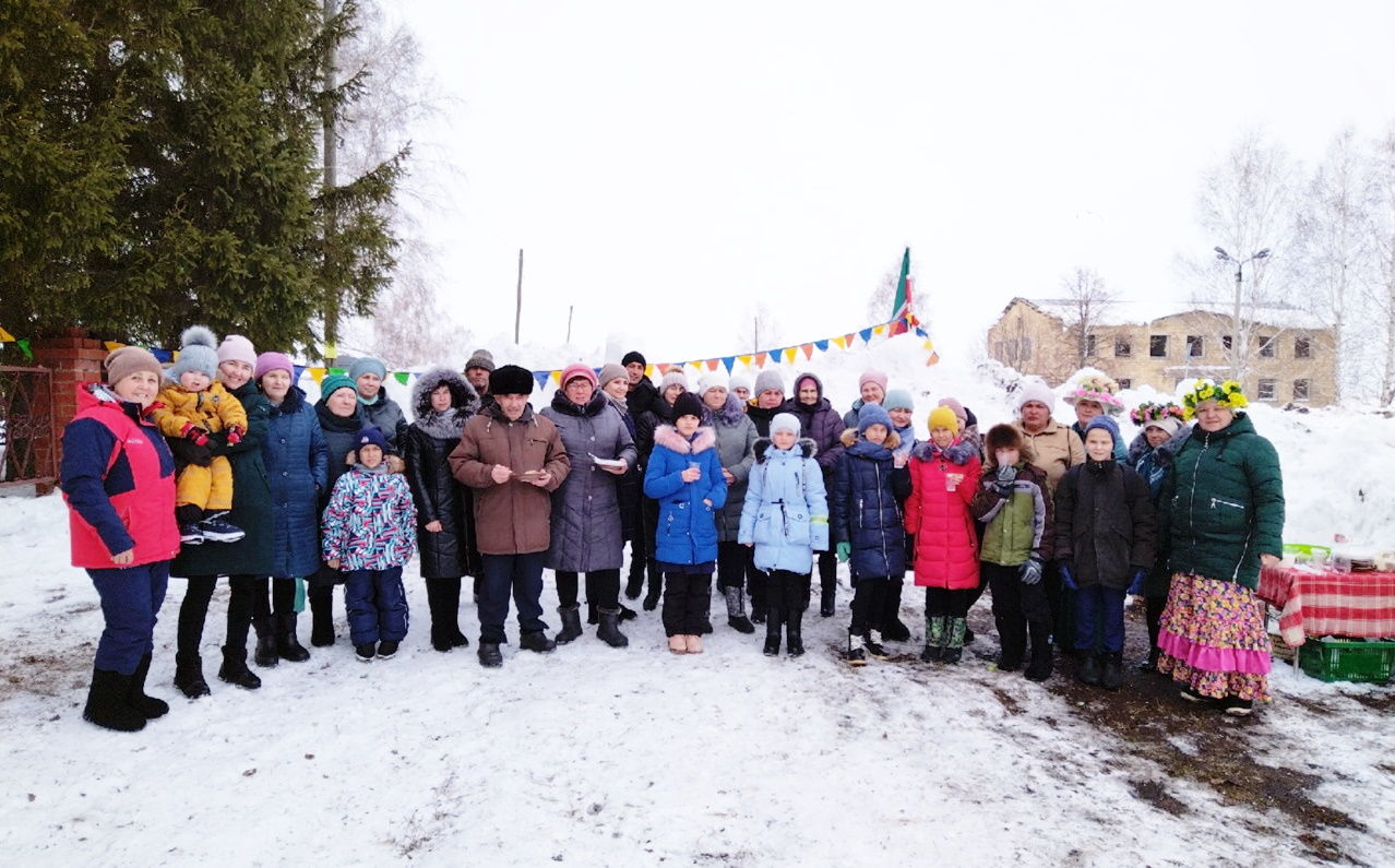 В Верхней Каменке гостей Новруза угостили узбекским пловом (ФОТОРЕПОРТАЖ)