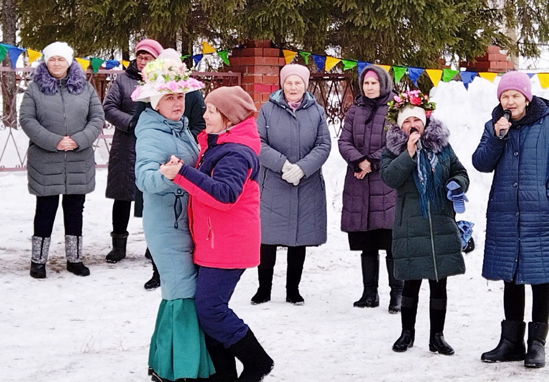 В Верхней Каменке гостей Новруза угостили узбекским пловом (ФОТОРЕПОРТАЖ)