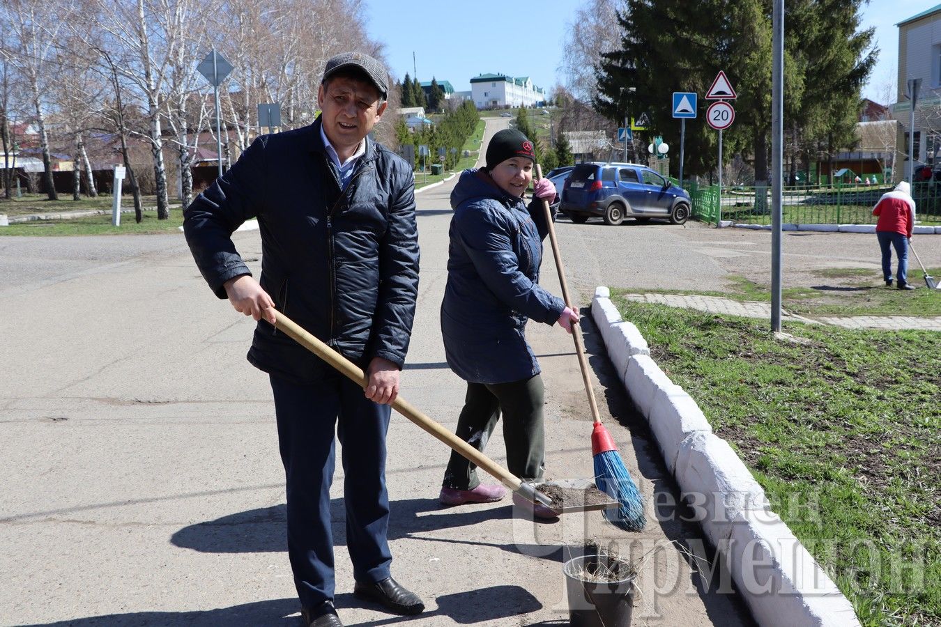 Коллектив редакции газеты «Наш Черемшан» участвовал на субботнике (ФОТОРЕПОРТАЖ)