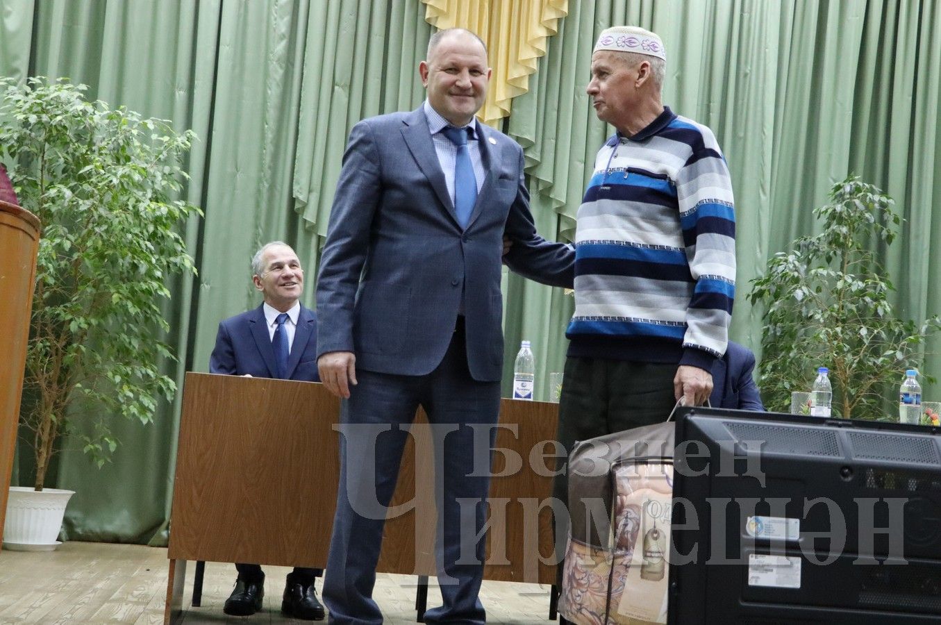 В Старом Кадееве прошел сход граждан (ФОТОРЕПОРТАЖ)