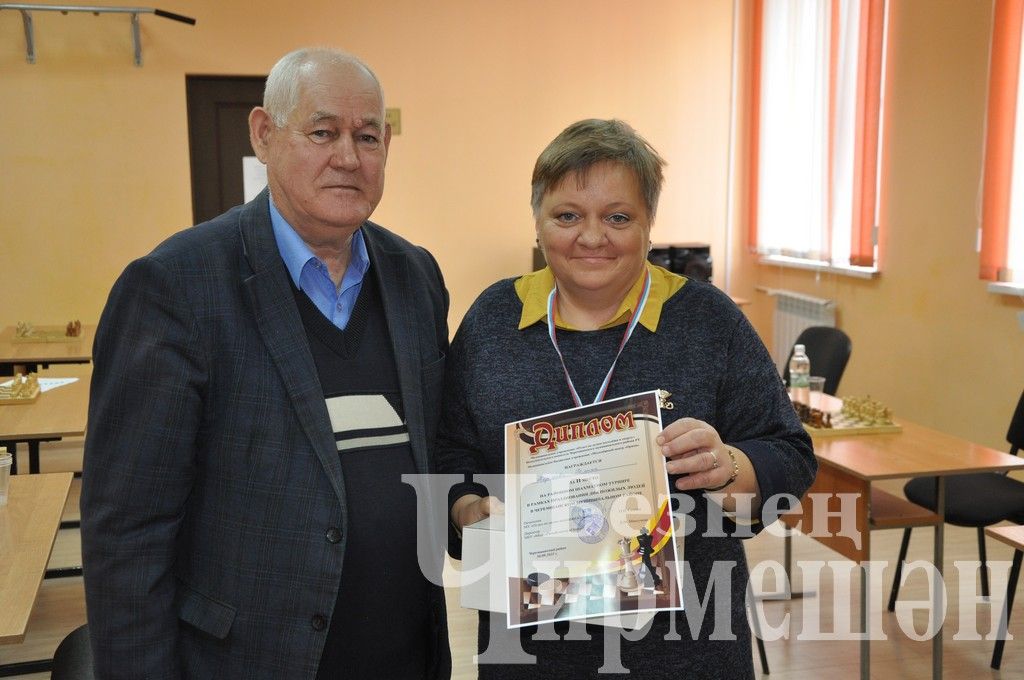 В Черемшане в честь Дня пожилых организовали шахматный турнир (ФОТОРЕПОРТАЖ)