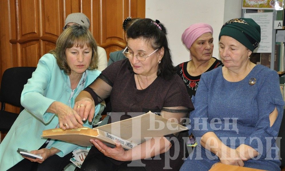 В Старое Кадеево приехали журналисты (ФОТОРЕПОРТАЖ)