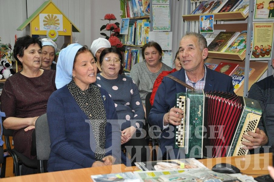 В Старое Кадеево приехали журналисты (ФОТОРЕПОРТАЖ)