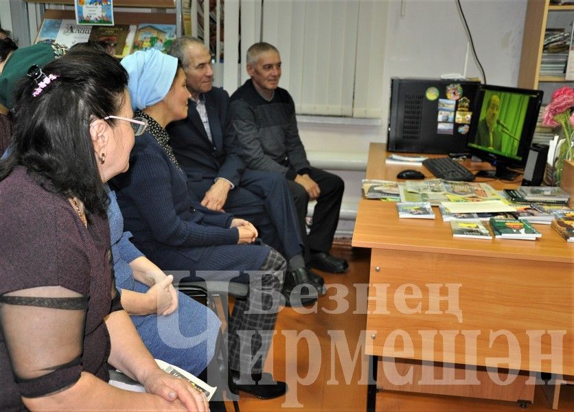 В Старое Кадеево приехали журналисты (ФОТОРЕПОРТАЖ)