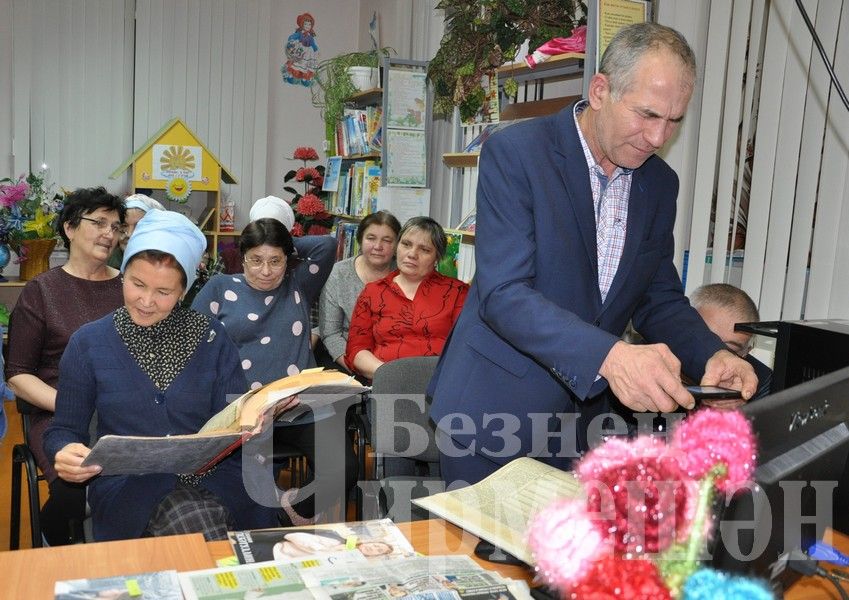 В Старое Кадеево приехали журналисты (ФОТОРЕПОРТАЖ)