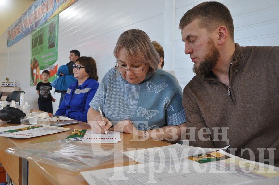 В Черемшане прошло первенство по борьбе памяти Ильяса Галимова (ФОТОРЕПОРТАЖ)