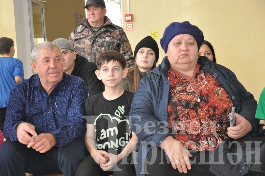 В Черемшане прошло первенство по борьбе памяти Ильяса Галимова (ФОТОРЕПОРТАЖ)