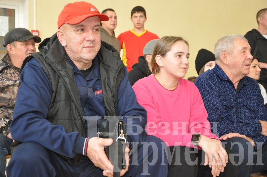 В Черемшане прошло первенство по борьбе памяти Ильяса Галимова (ФОТОРЕПОРТАЖ)