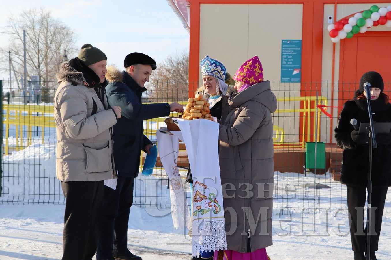 В Нижней Кармалке открылся модульный ФАП (ФОТОРЕПОРТАЖ)