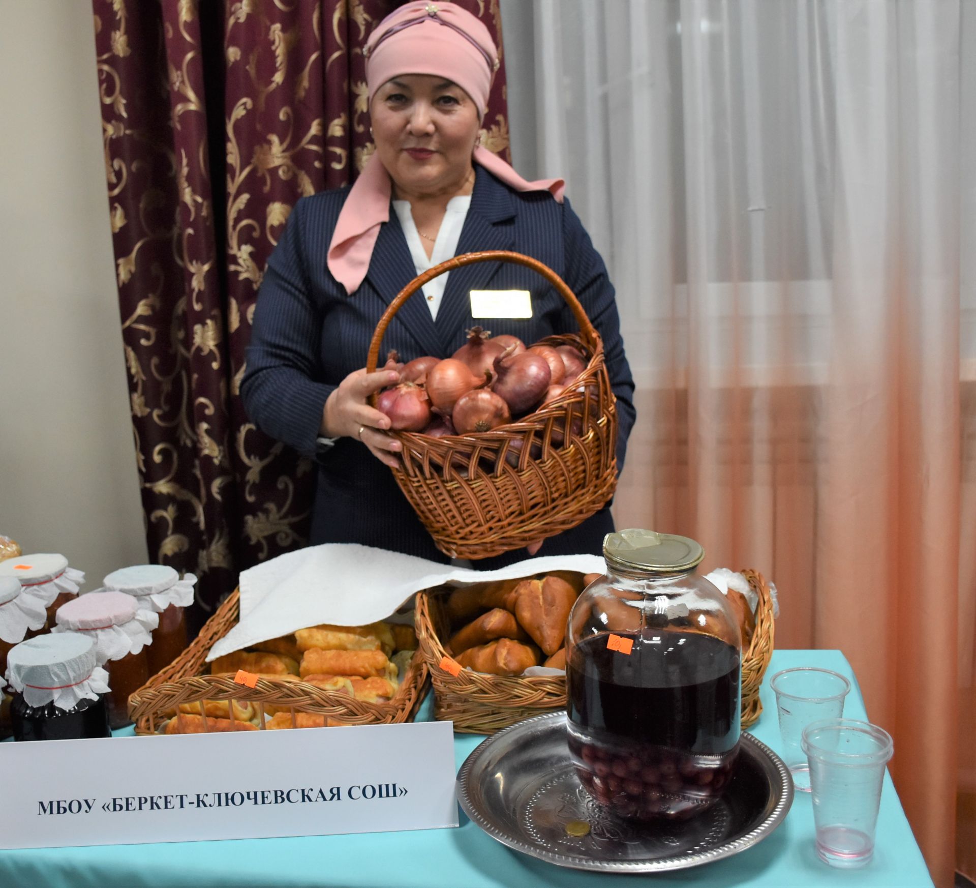 В районном Доме культуры состоялась благотворительная акция «Ярмарка добра» (ФОТОРЕПОРТАЖ)