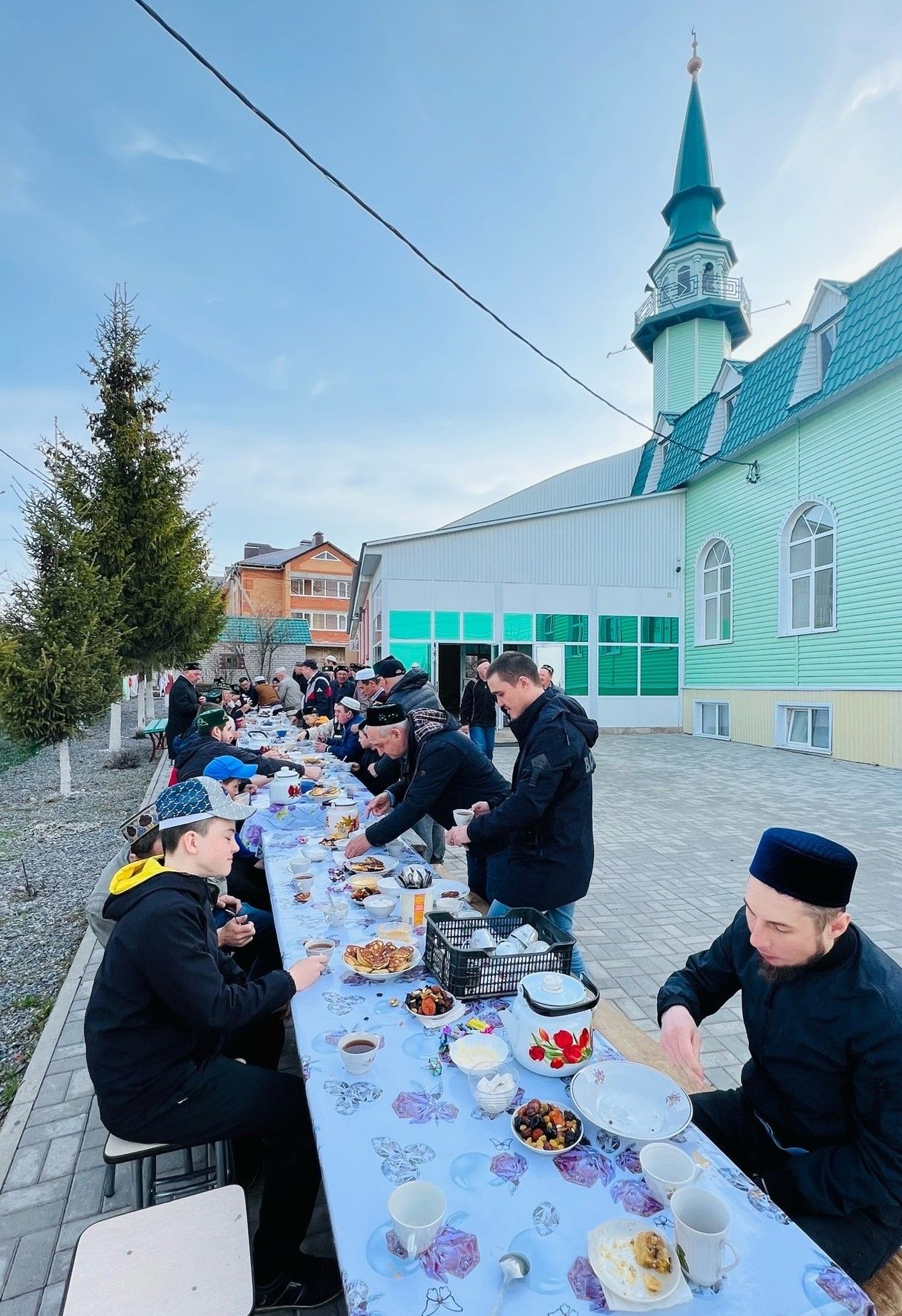 Районыбыз мәчетләрендә Ураза гаете үтте (ФОТОРЕПОРТАЖ)