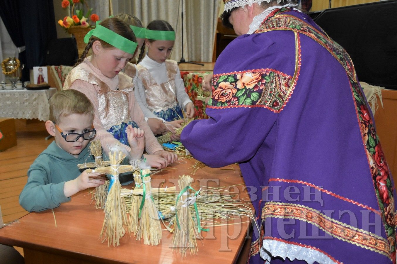 Шешминкада узган Рус мәдәнияте көнендә "Стригушка" курчагы ясадылар (ФОТОРЕПОРТАЖ)