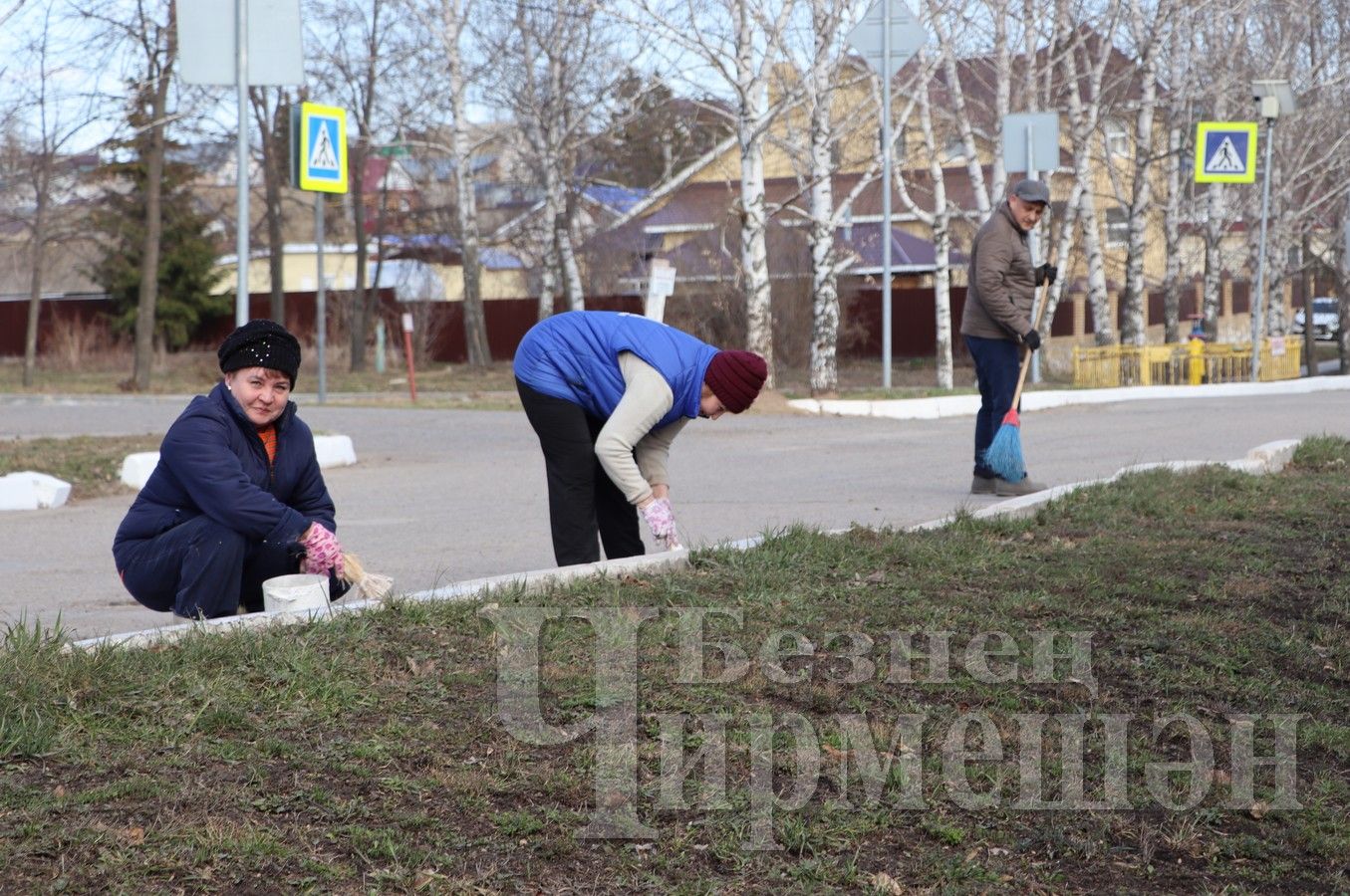 Район газетасы редакциясендә - чираттагы өмә (ФОТОРЕПОРТАЖ)