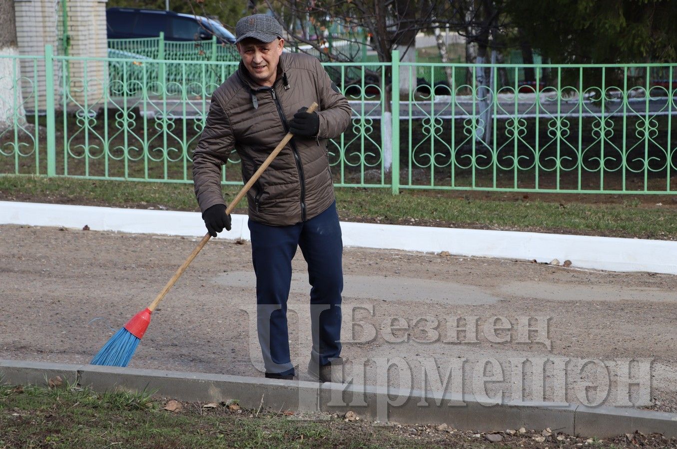 В редакции районной газеты - очередной субботник (ФОТОРЕПОРТАЖ)