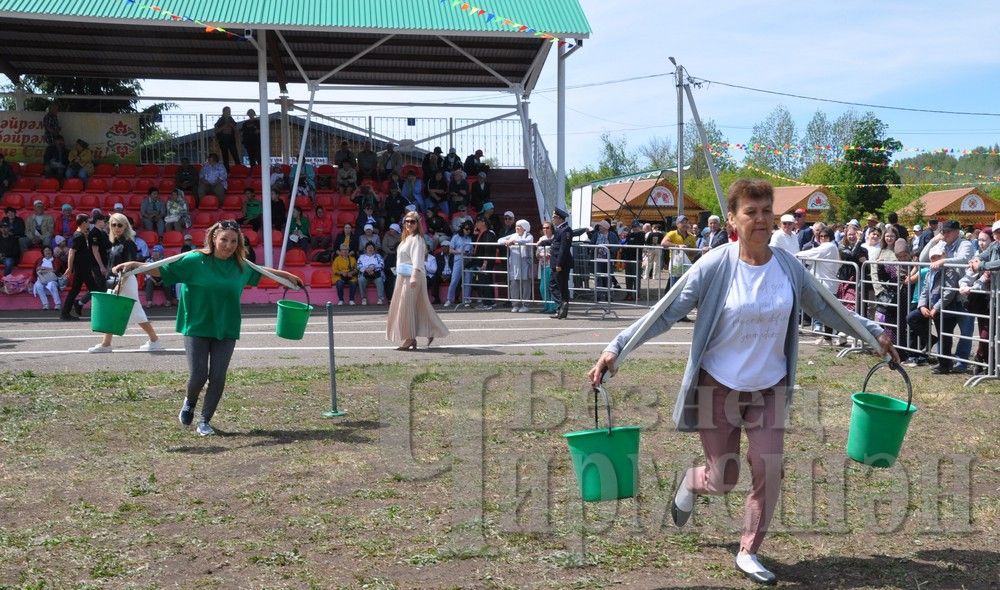 Сабантуй в Черемшане: национальные игры и борьба