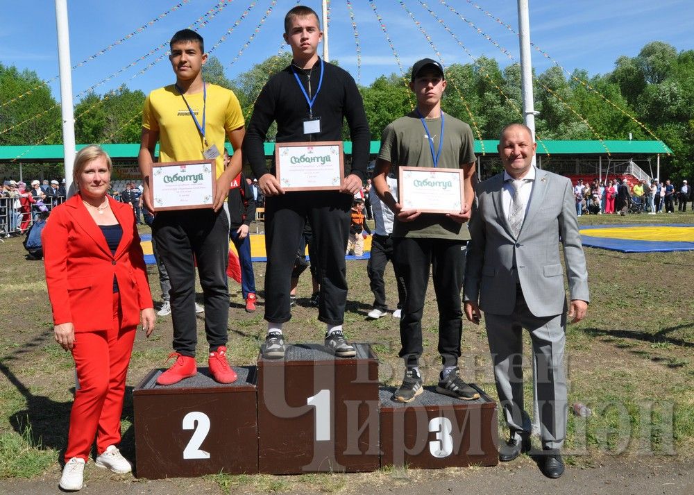 Сабантуй в Черемшане: национальные игры и борьба