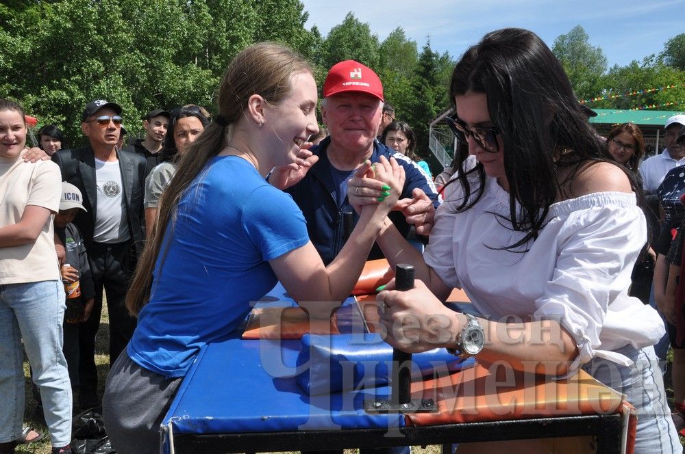 Сабантуй в Черемшане: национальные игры и борьба