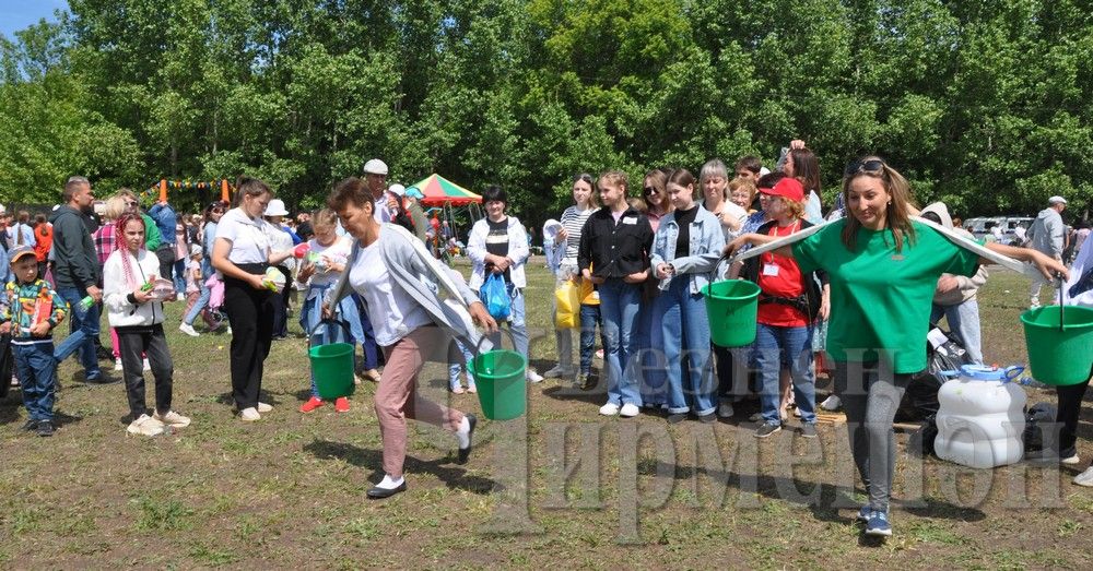 Сабантуй в Черемшане: национальные игры и борьба