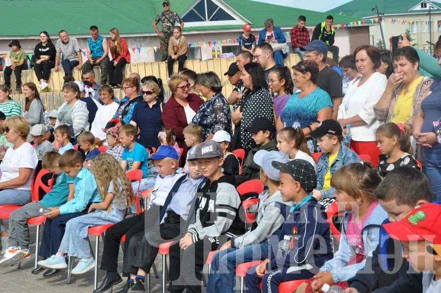 В Черемшане прошла акция "Помоги собраться в школу!" (ФОТОРЕПОРТАЖ)