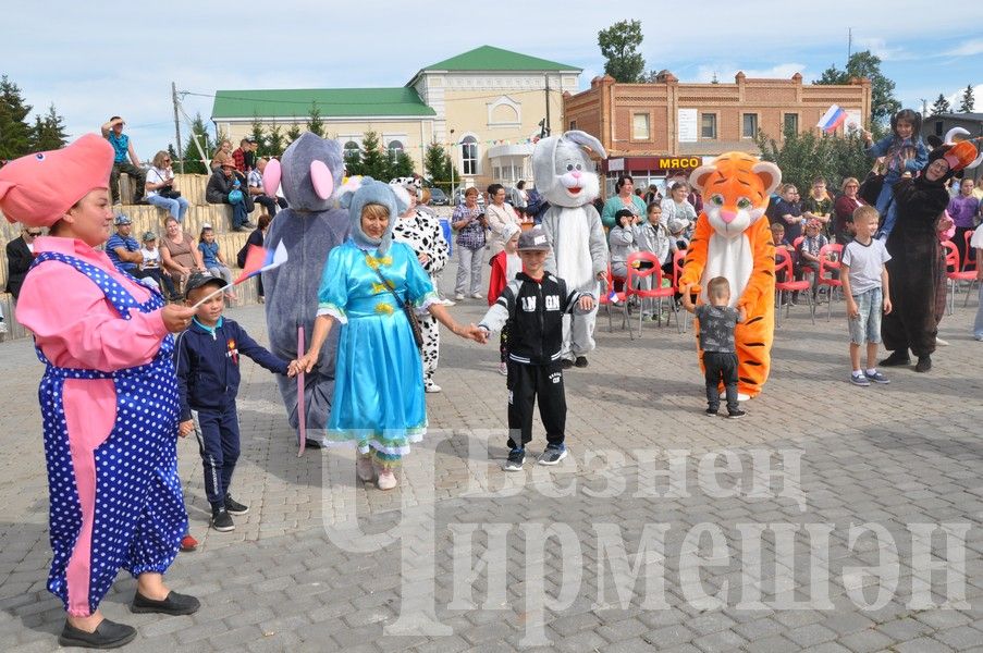 В Черемшане прошла акция "Помоги собраться в школу!" (ФОТОРЕПОРТАЖ)