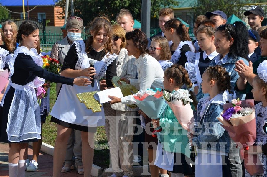 День знаний в Лашманской школе (ФОТОРЕПОРТАЖ)