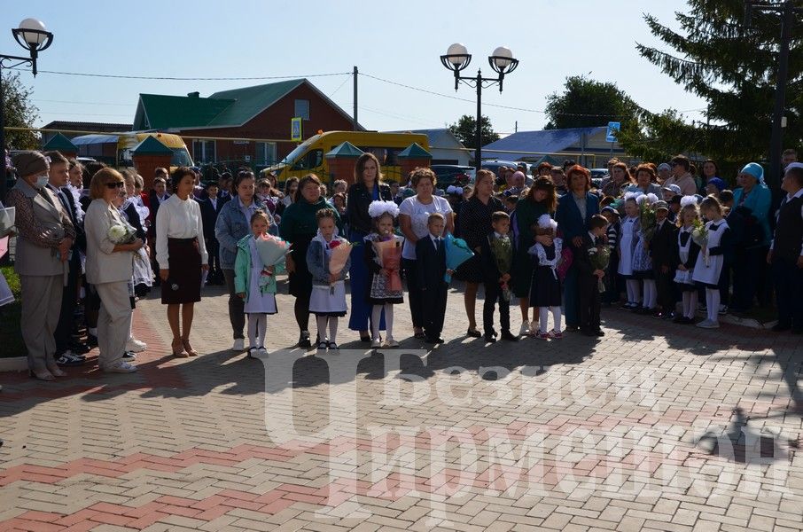 День знаний в Лашманской школе (ФОТОРЕПОРТАЖ)