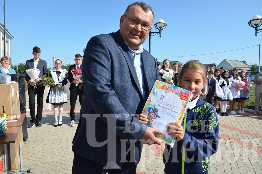 День знаний в Лашманской школе (ФОТОРЕПОРТАЖ)