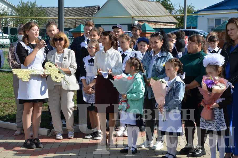 День знаний в Лашманской школе (ФОТОРЕПОРТАЖ)