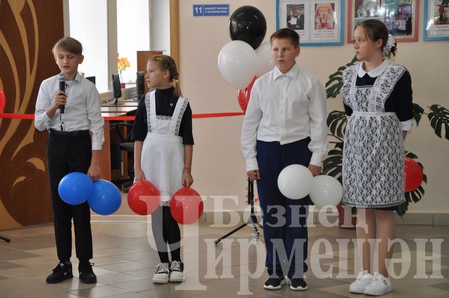 В Новоильмовской школе открылись кабинеты центра "Точка роста" (ФОТОРЕПОРТАЖ)