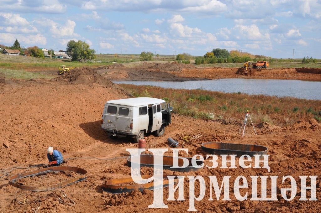 В Амирово строят плотину (ФОТОРЕПОРТАЖ)