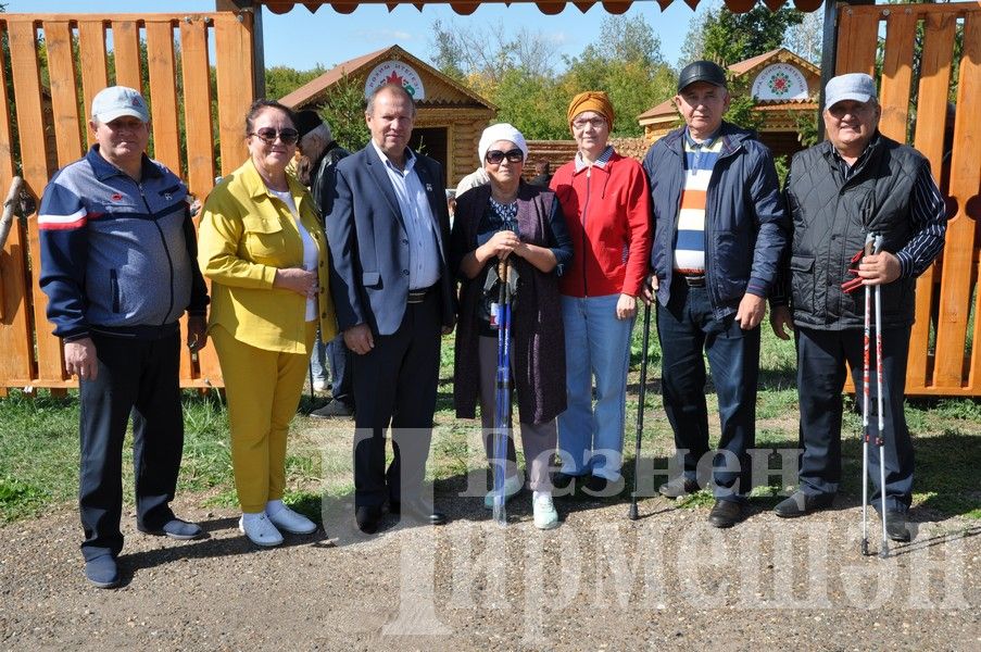 В Черемшане прошел фестиваль по скандинавской ходьбе (ФОТОРЕПОРТАЖ)